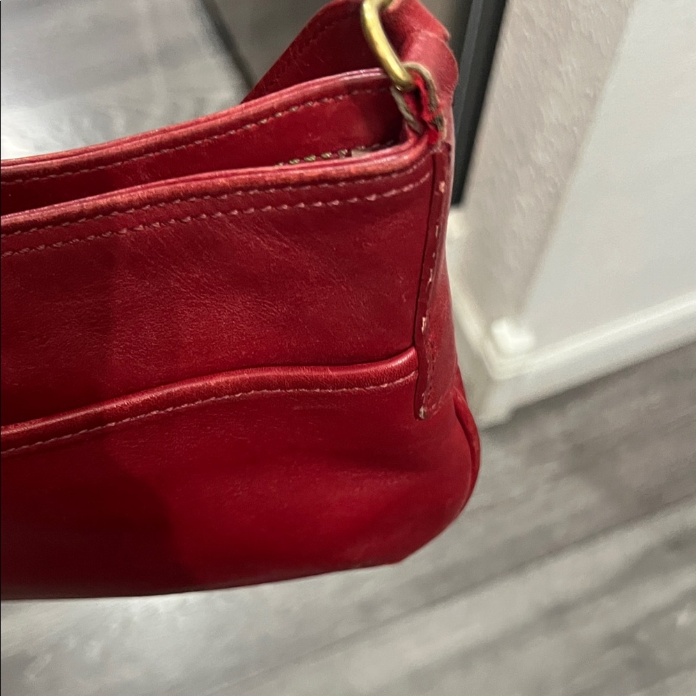 Chic Burgundy Leather Shoulder Bag - Picture 8 of 14
